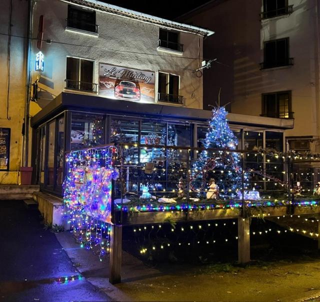 Maison Lumineuse & Jardin Prive Confolens Buitenkant foto